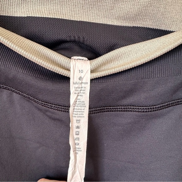 Lululemon Iconic Sweat Tight in Black/Ocean Mist, Graphic Logo, Size 8 - Picture 10 of 10